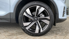 Volvo XC40 2.0 B4P Plus Dark 5dr Auto Petrol Estate